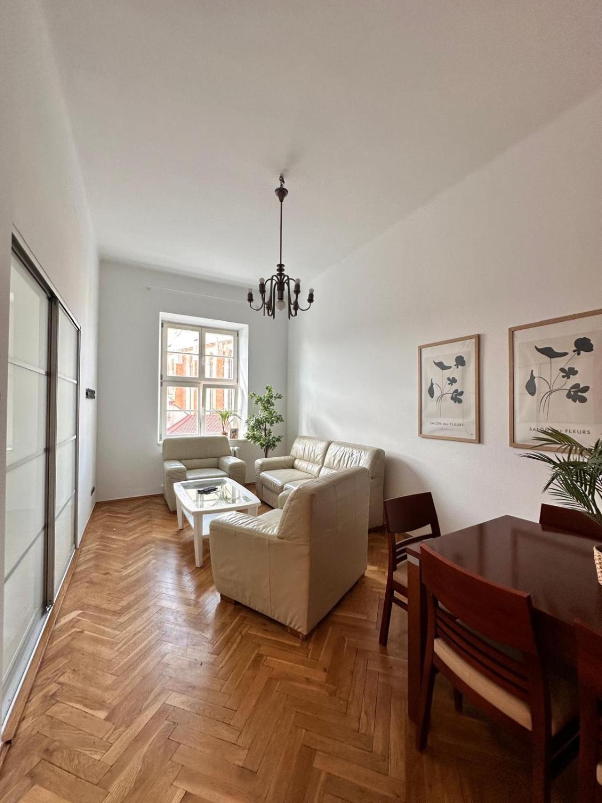 Small Market Square - Old Town Apartment Krakow