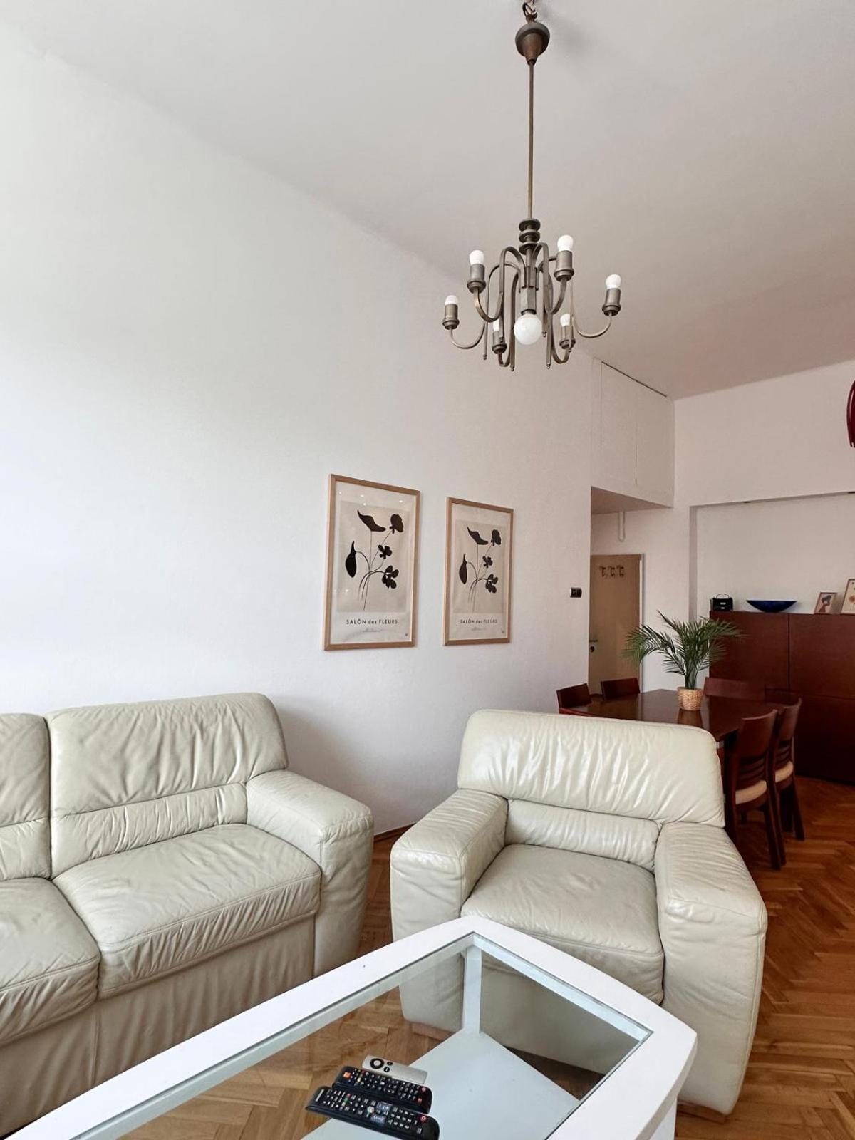 Small Market Square - Old Town Apartment