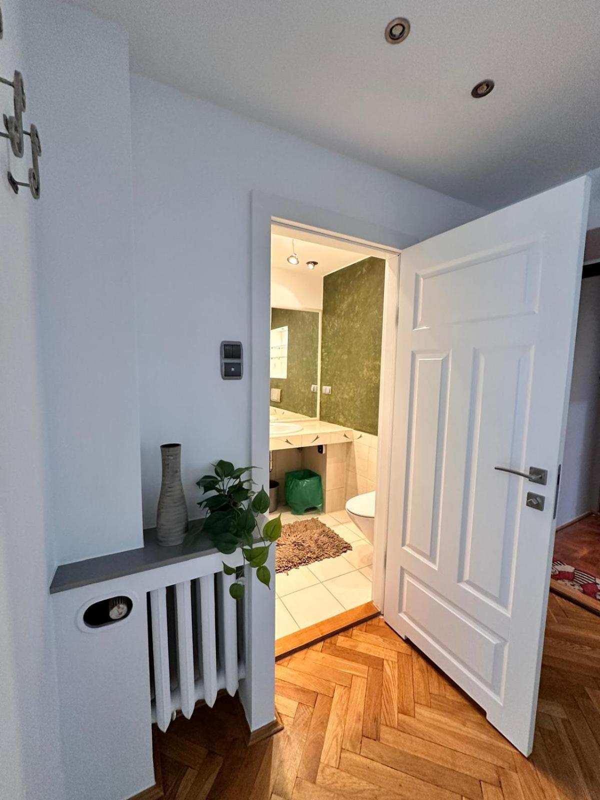 Small Market Square - Old Town Apartment Krakow
